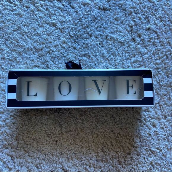 NWOT - Set of 4 scented votive “LOVE” candles Bloom and Prosper - Picture 4 of 6